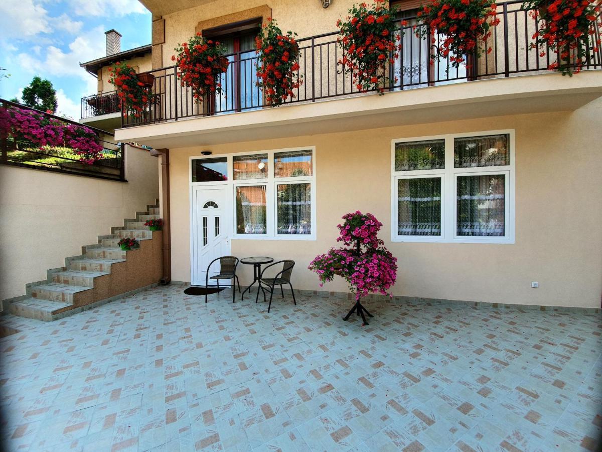 Nilena Apartmani Semêndria Exterior foto