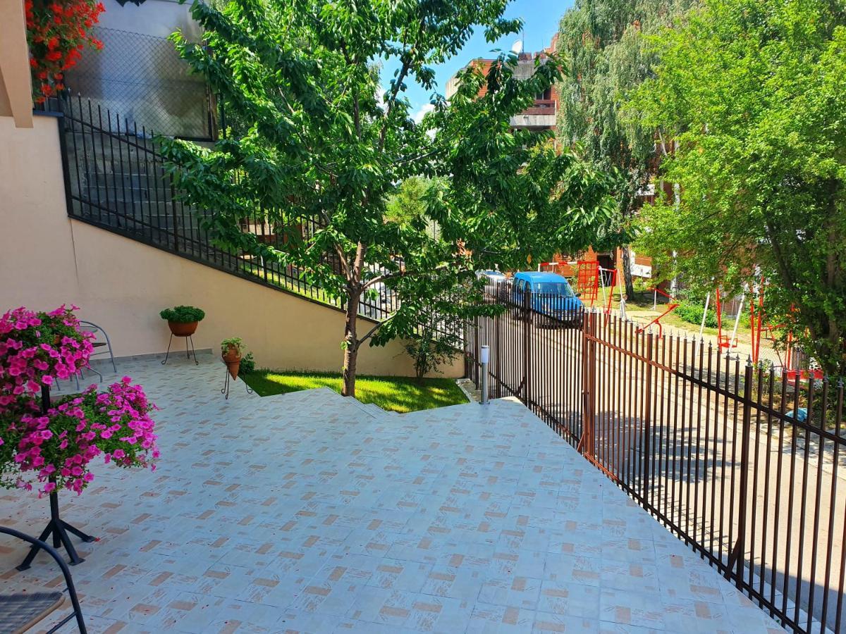 Nilena Apartmani Semêndria Exterior foto