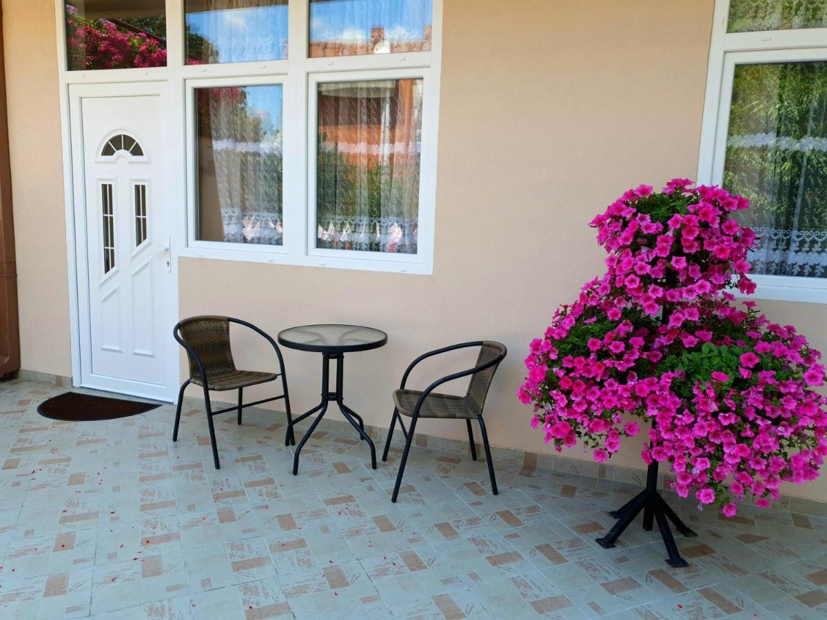 Nilena Apartmani Semêndria Exterior foto