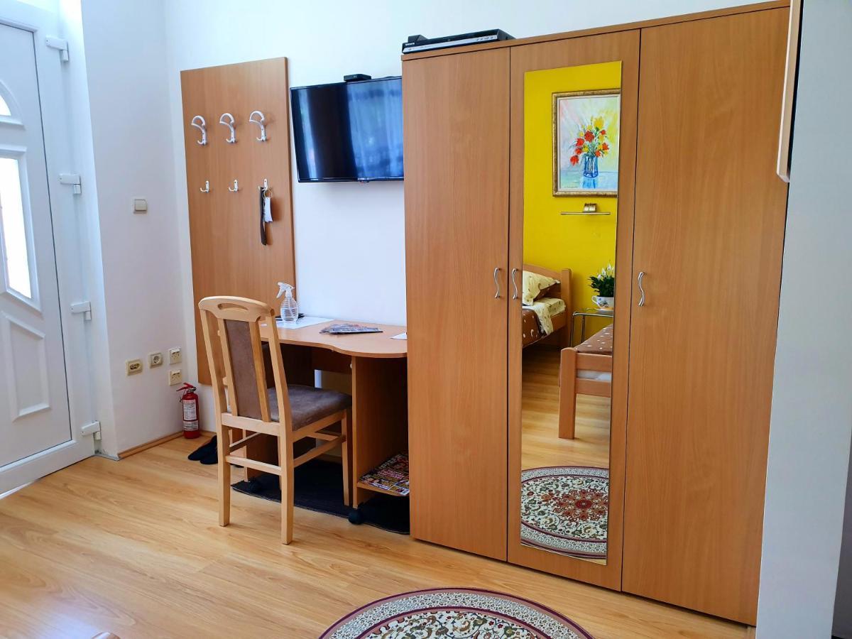 Nilena Apartmani Semêndria Exterior foto
