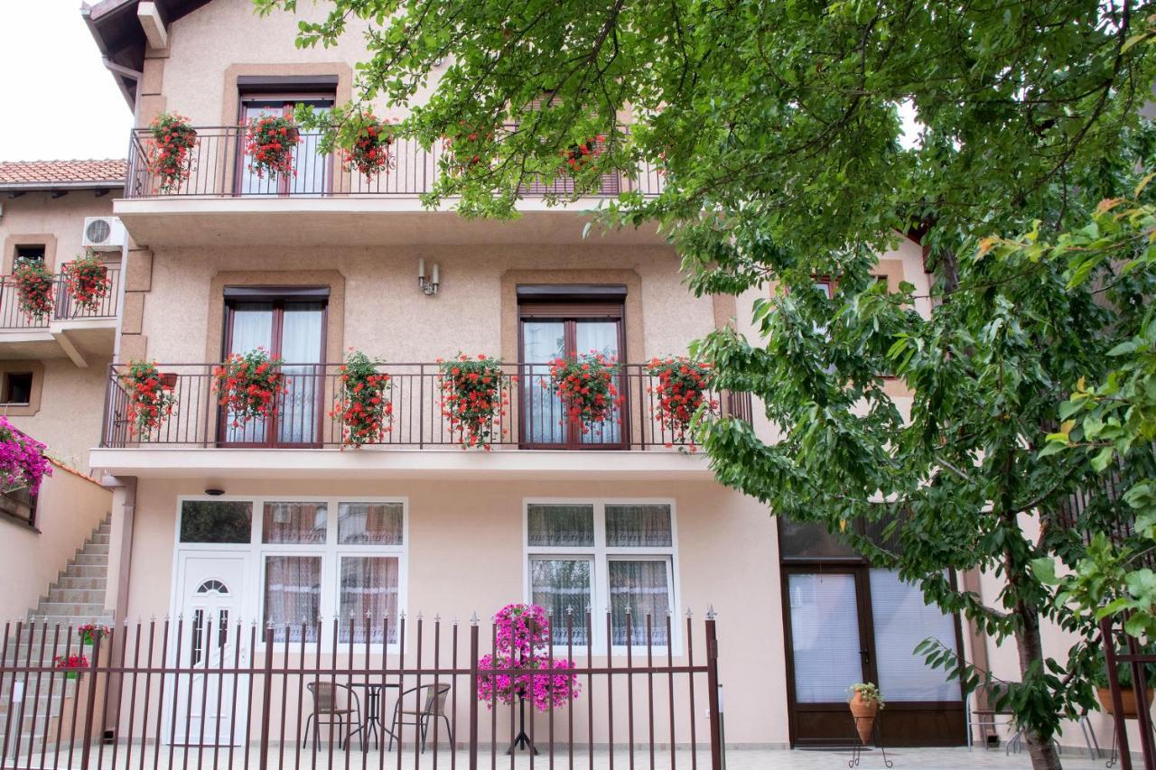 Nilena Apartmani Semêndria Exterior foto