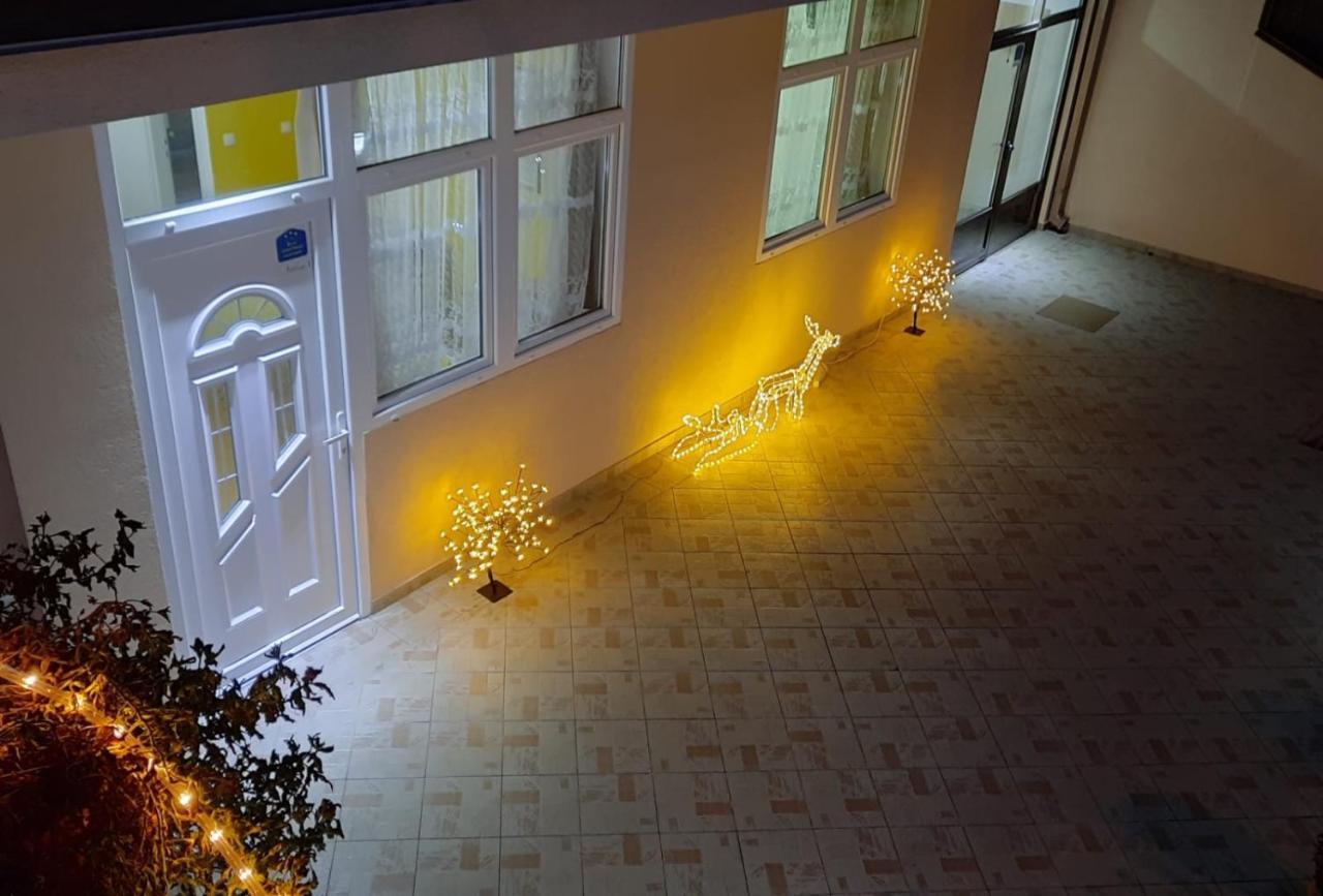 Nilena Apartmani Semêndria Exterior foto